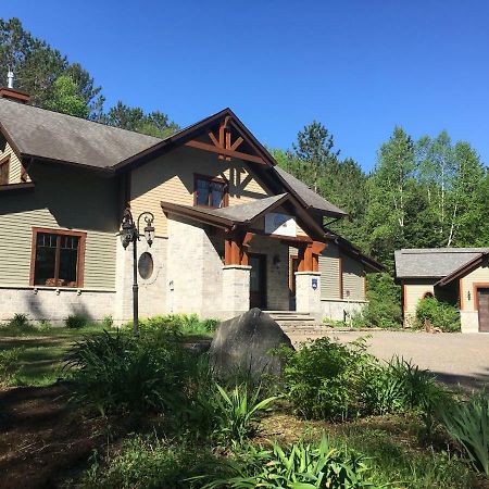 B&B Au Petit Marigot Mont-Tremblant Bagian luar foto