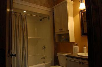 B&B Au Petit Marigot Mont-Tremblant Bagian luar foto