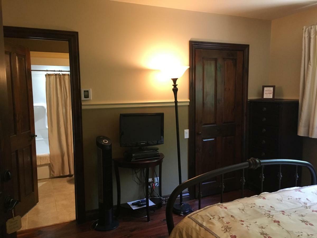 B&B Au Petit Marigot Mont-Tremblant Ruang foto